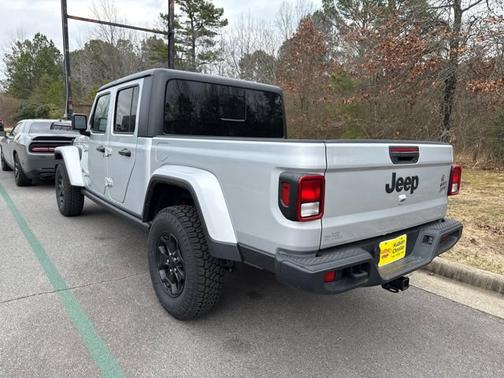 2023 Jeep Gladiator Willys