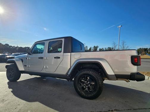 2023 Jeep Gladiator Willys