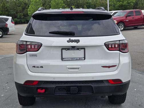 Bright White Clearcoat 2025 Jeep Compass Trailhawk