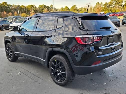 2026 Jeep Compass Latitude Altitude