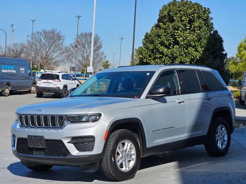 2024 Jeep Grand Cherokee Laredo