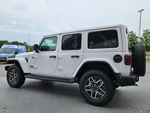 2025 Jeep Wrangler Sahara
