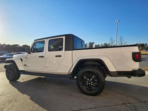2022 Jeep Gladiator Altitude