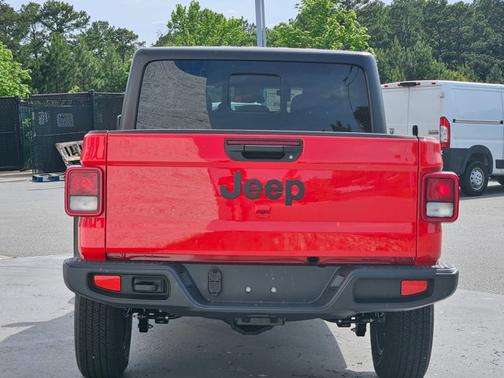 2025 Jeep Gladiator Sport S