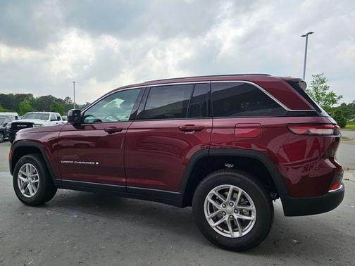 Velvet Red Pearlcoat 2026 Jeep Grand Cherokee Laredo