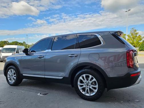 2022 Kia Telluride LX