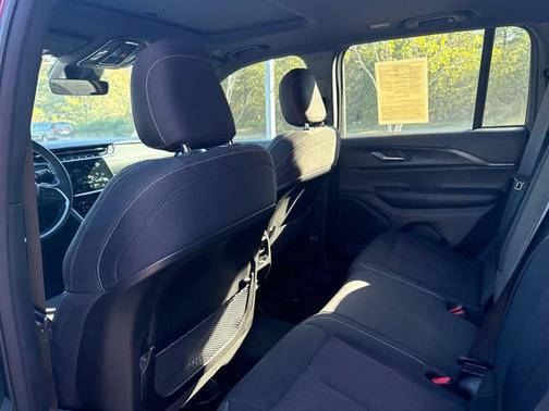 2025 Jeep Grand Cherokee Laredo X