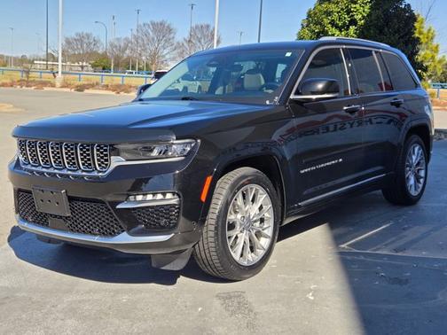 2022 Jeep Grand Cherokee Summit