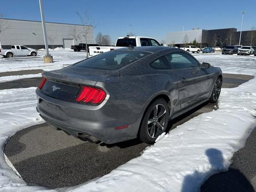 2022 Ford Mustang EcoBoost