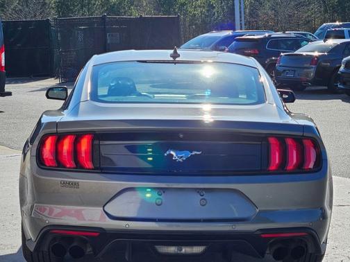 2022 Ford Mustang EcoBoost