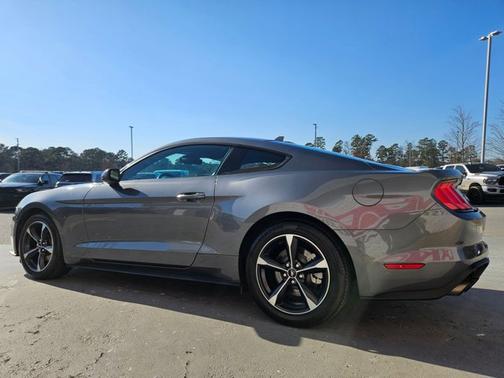 2022 Ford Mustang EcoBoost