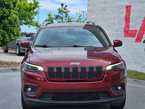 Velvet Red Pearlcoat 2019 Jeep Cherokee Latitude