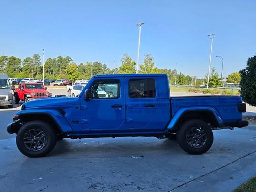 2025 Jeep Gladiator Sport S