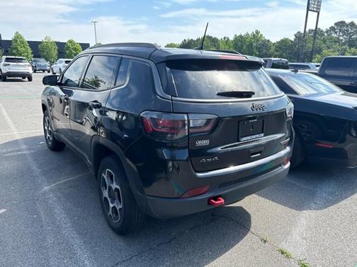 Diamond Black Crystal Pearlcoat 2022 Jeep Compass Trailhawk