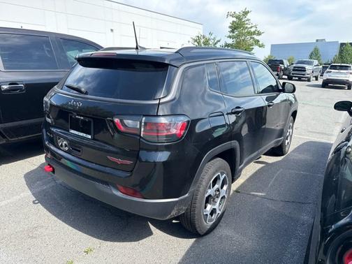 Diamond Black Crystal Pearlcoat 2022 Jeep Compass Trailhawk
