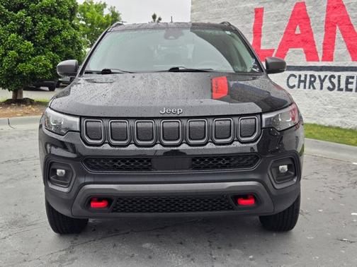 Diamond Black Crystal Pearlcoat 2022 Jeep Compass Trailhawk