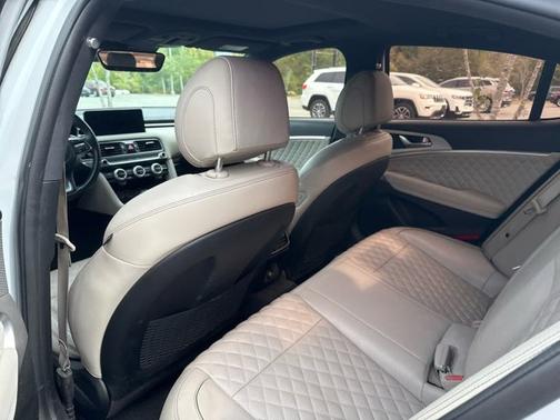 2022 Genesis G70 3.3T