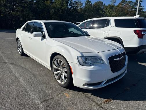 2017 Chrysler 300 Limited