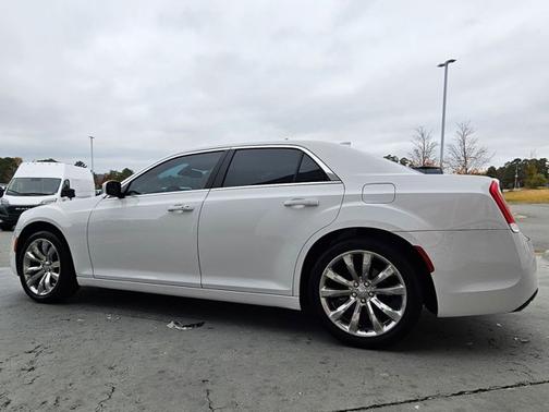 2017 Chrysler 300 Limited