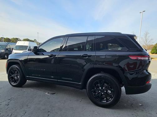 2024 Jeep Grand Cherokee Altitude