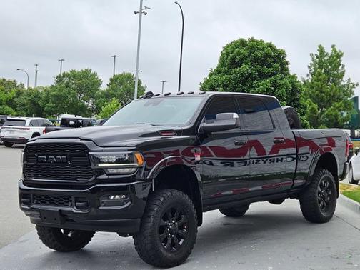 Diamond Black Crystal Pearlcoat 2021 RAM 2500 Limited
