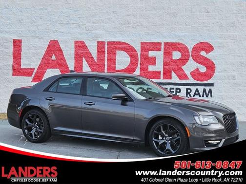 2023 Chrysler 300 Touring L