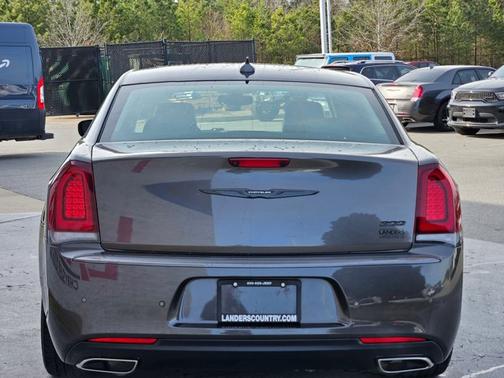 2023 Chrysler 300 Touring L