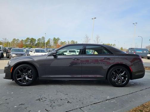 2023 Chrysler 300 Touring L