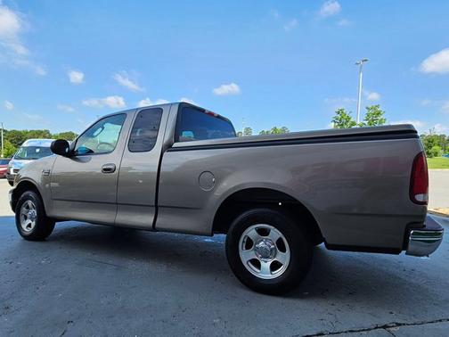 2003 Ford F-150 XLT