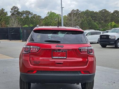 Red Hot Pearlcoat 2026 Jeep Compass Latitude Altitude