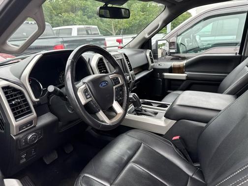 Oxford White 2019 Ford F-150 LARIAT
