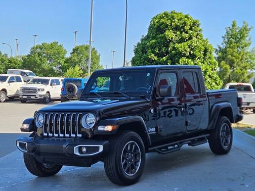 Black Clearcoat 2023 Jeep Gladiator Overland