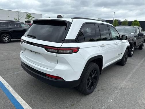 2024 Jeep Grand Cherokee Altitude