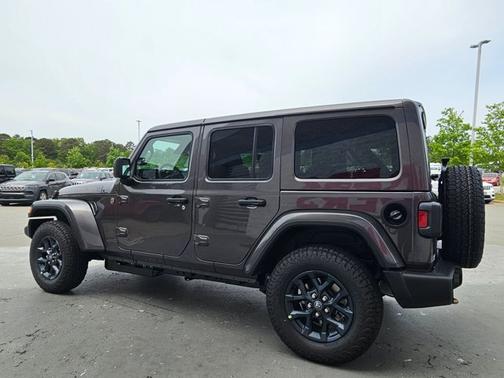 Granite Crystal Metallic Clearcoat 2026 Jeep Wrangler 85th Anniversary