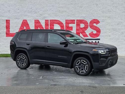 Diamond Black Crystal Pearlcoat 2026 Jeep Cherokee Laredo