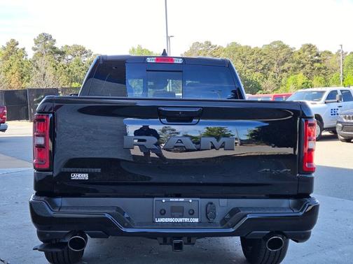 Diamond Black Crystal Pearlcoat 2026 RAM 1500 Big Horn