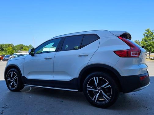 2023 Volvo XC40 Core