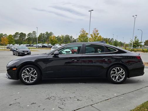 2022 Hyundai SONATA SEL