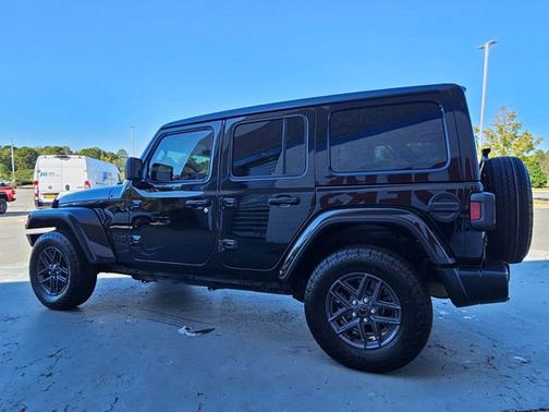 2022 Jeep Wrangler Unlimited Sahara Altitude