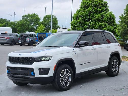 Bright White Clearcoat 2022 Jeep Grand Cherokee 4xe Trailhawk