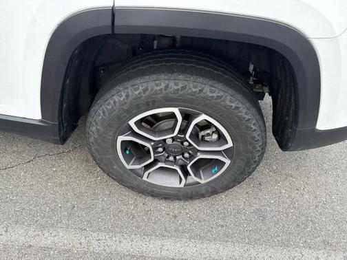 2022 Jeep Grand Cherokee 4xe Trailhawk