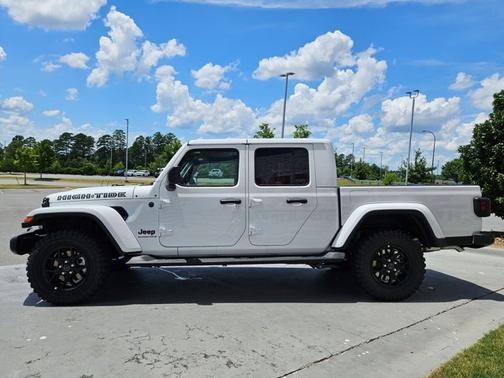 2025 Jeep Gladiator High Tide