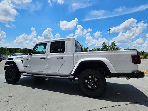 2025 Jeep Gladiator High Tide