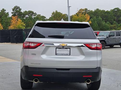 2021 Chevrolet Traverse LS