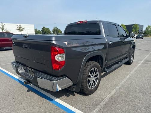 2017 Toyota Tundra SR5