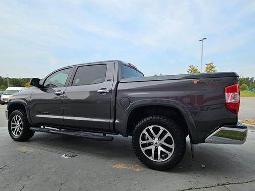 2017 Toyota Tundra SR5