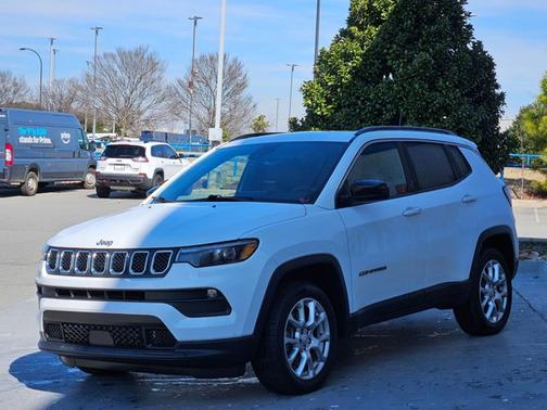2023 Jeep Compass Latitude Lux