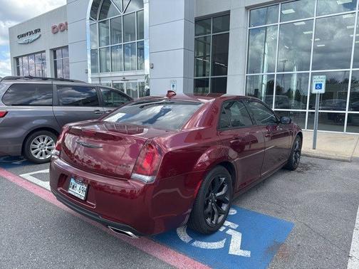 2022 Chrysler 300 Touring