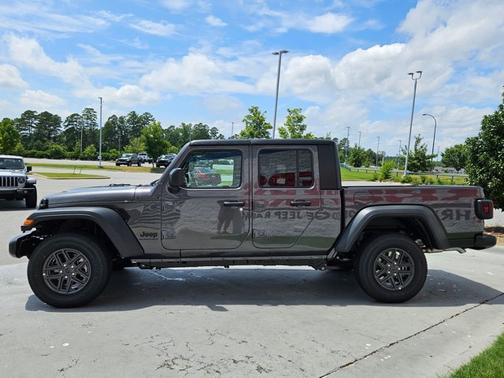 2025 Jeep Gladiator Sport S