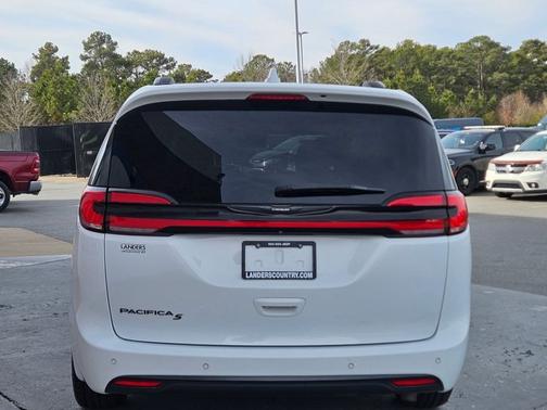 2021 Chrysler Pacifica Touring L